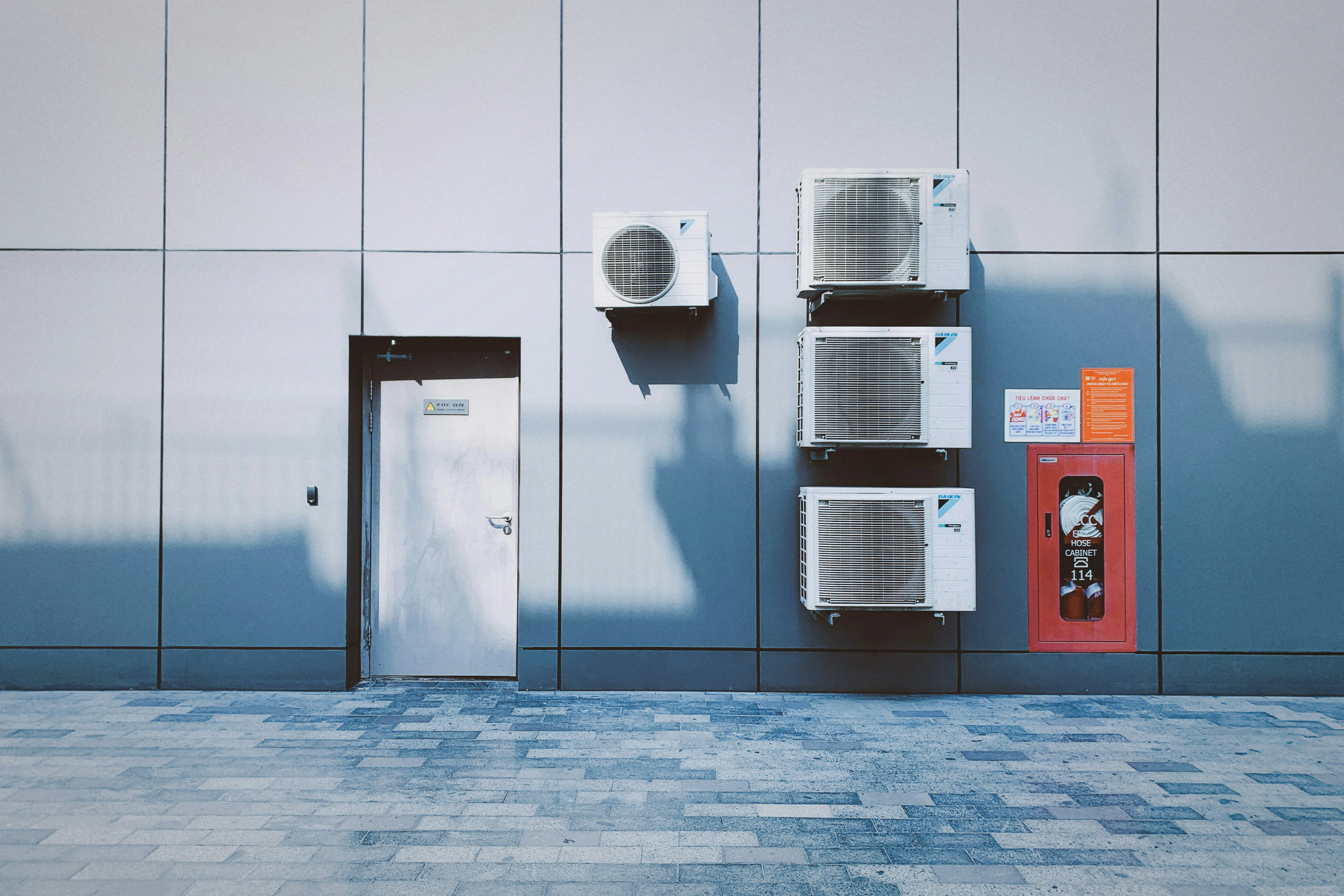 Rooftop HVAC condenser unit and ductwork